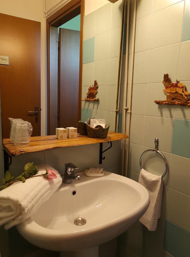 Ca' Tomassino Holiday Apartments 우르비노 외부 사진